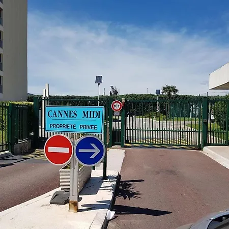 - Front De Cannes