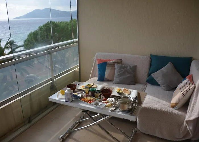 アパート - Front De カンヌ