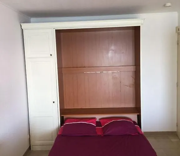 - Front De